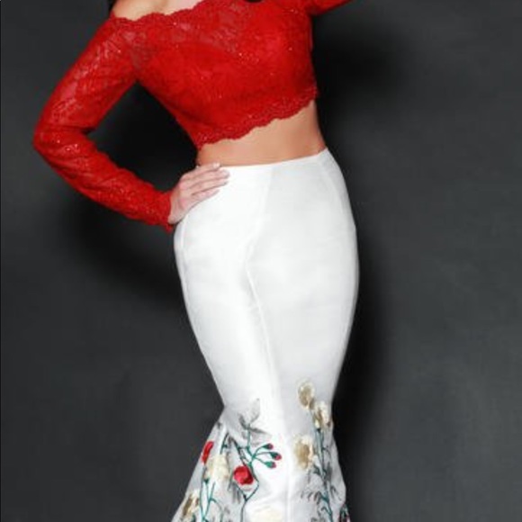 Formal dress - Picture 1 of 6